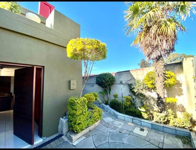3 BEDROOM PROPERTY TO RENT IN MOLAPO